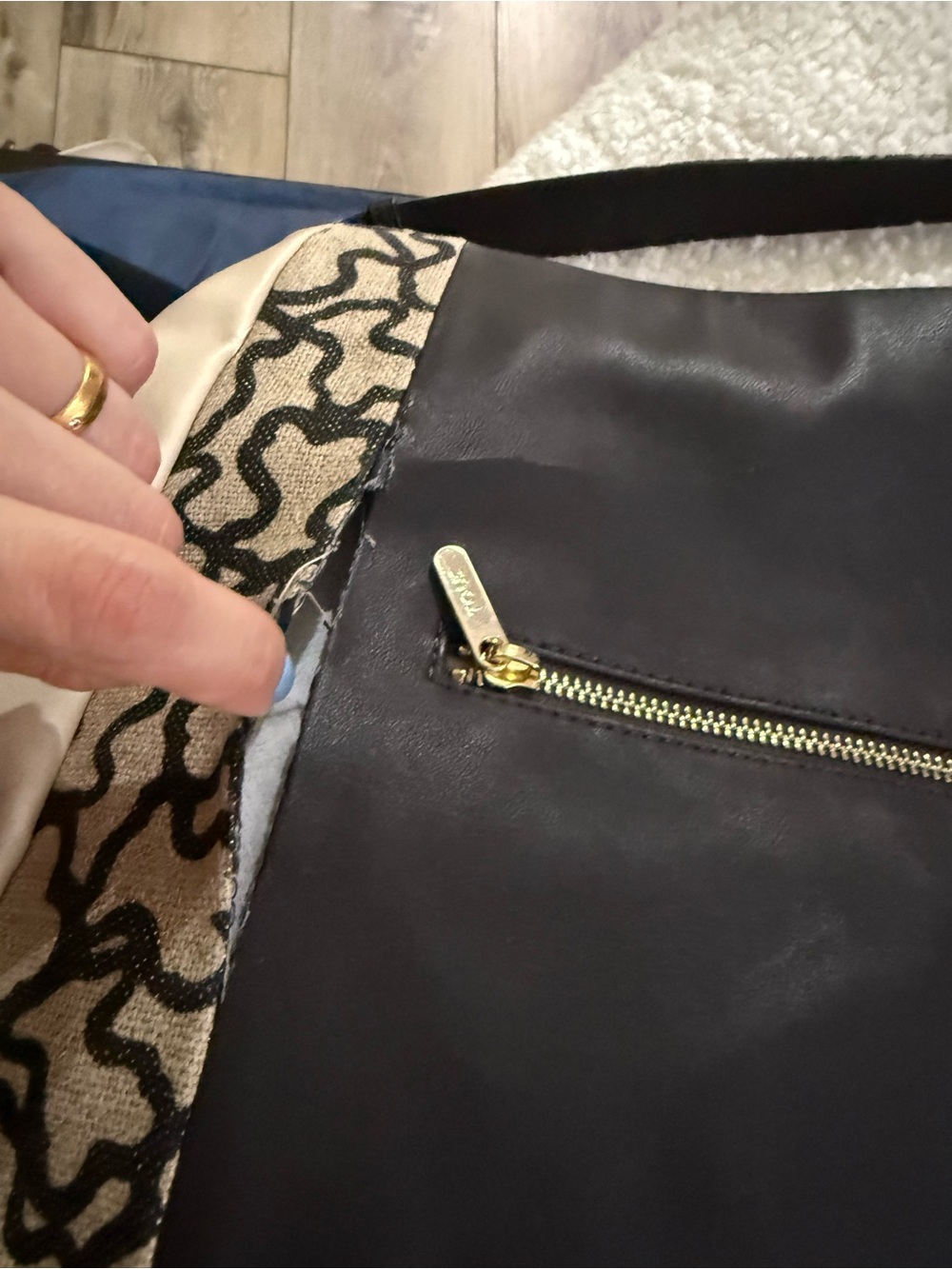 Tous Beige & Brown Patterned Shoulder Hobo (with damages) - Picture 4 of 12